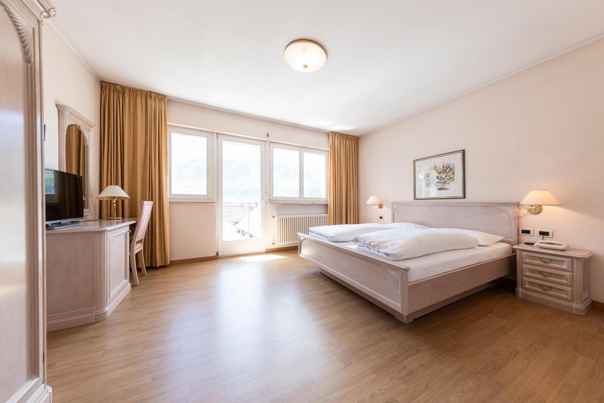 Weingarten Terlan - Rooms & Breakfast Room photo